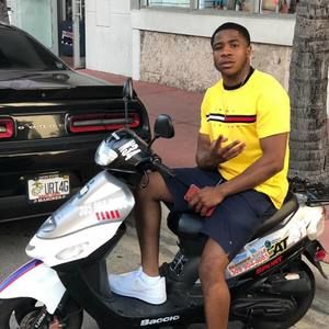 Meet your Posher, Malik